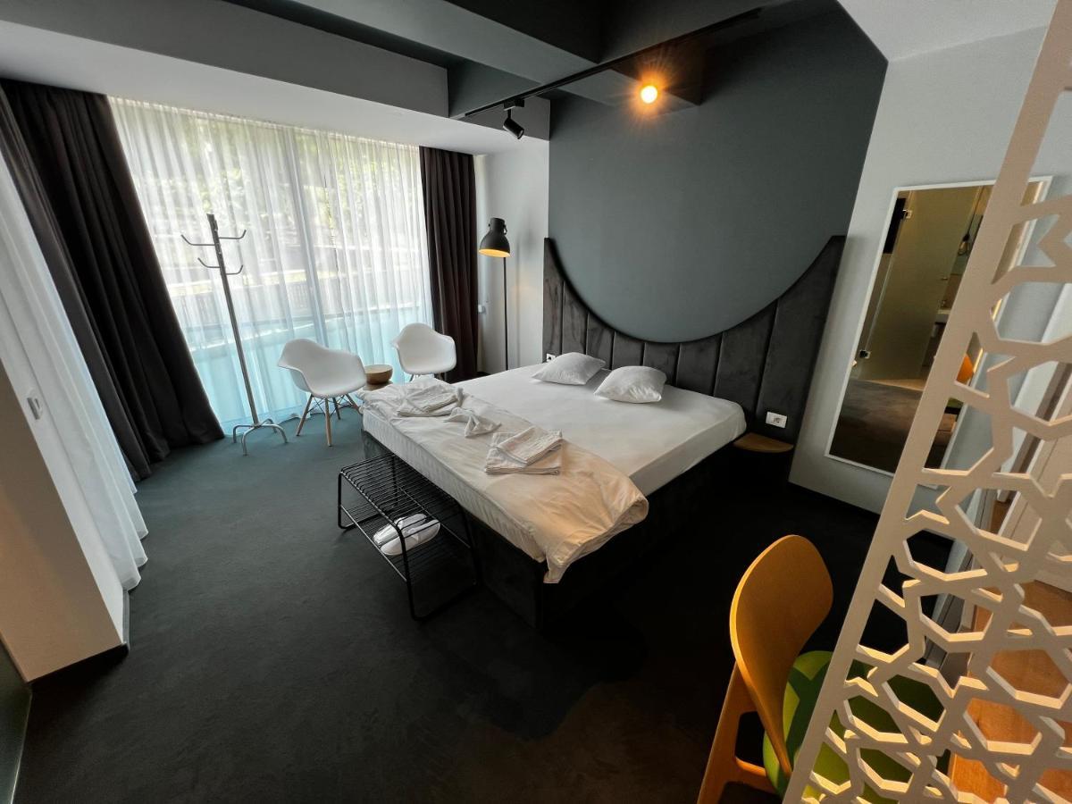 Hotel Arka Orsova Bagian luar foto