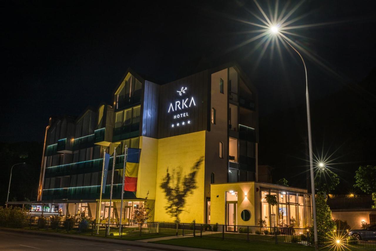 Hotel Arka Orsova Bagian luar foto