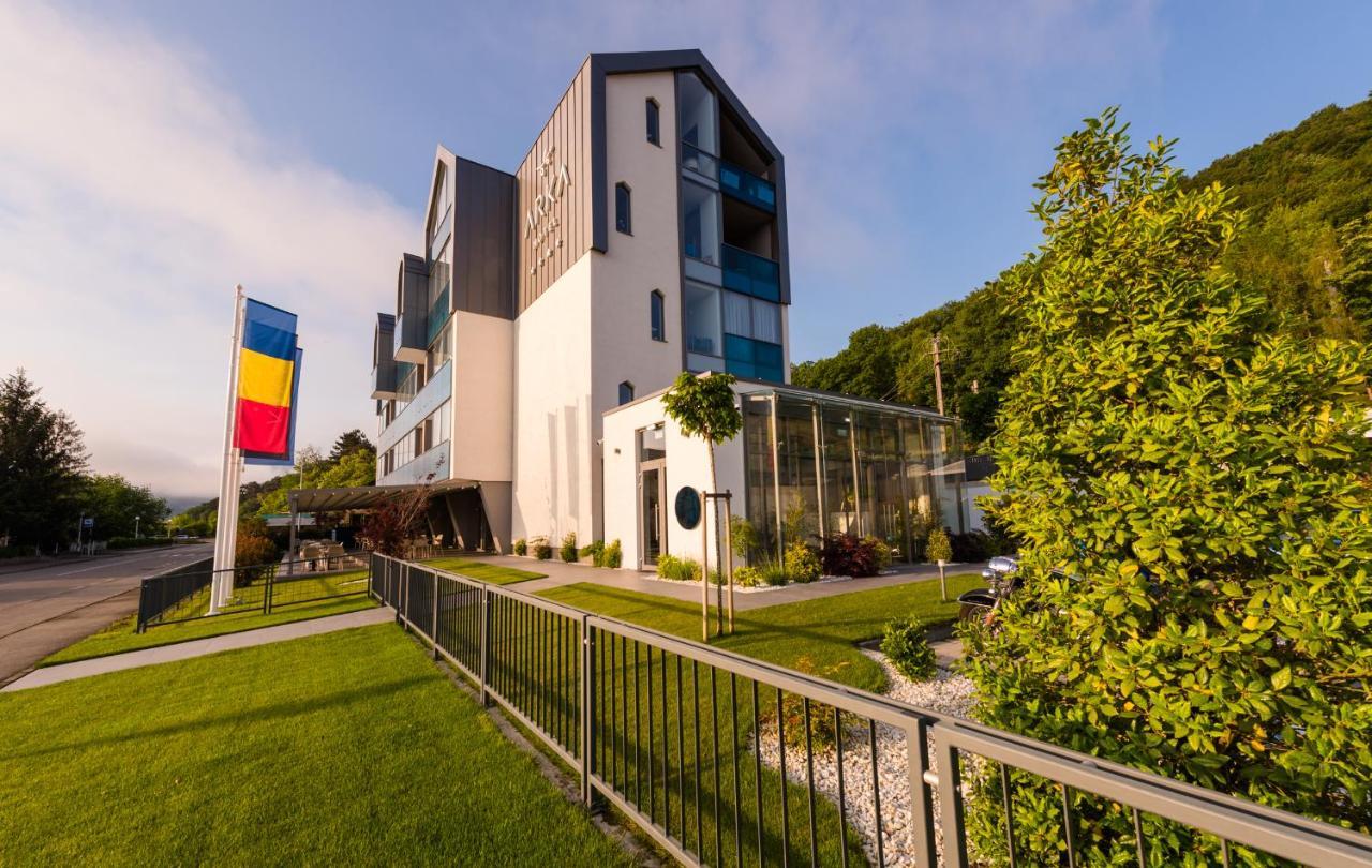 Hotel Arka Orsova Bagian luar foto