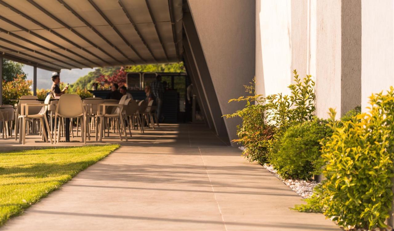 Hotel Arka Orsova Bagian luar foto