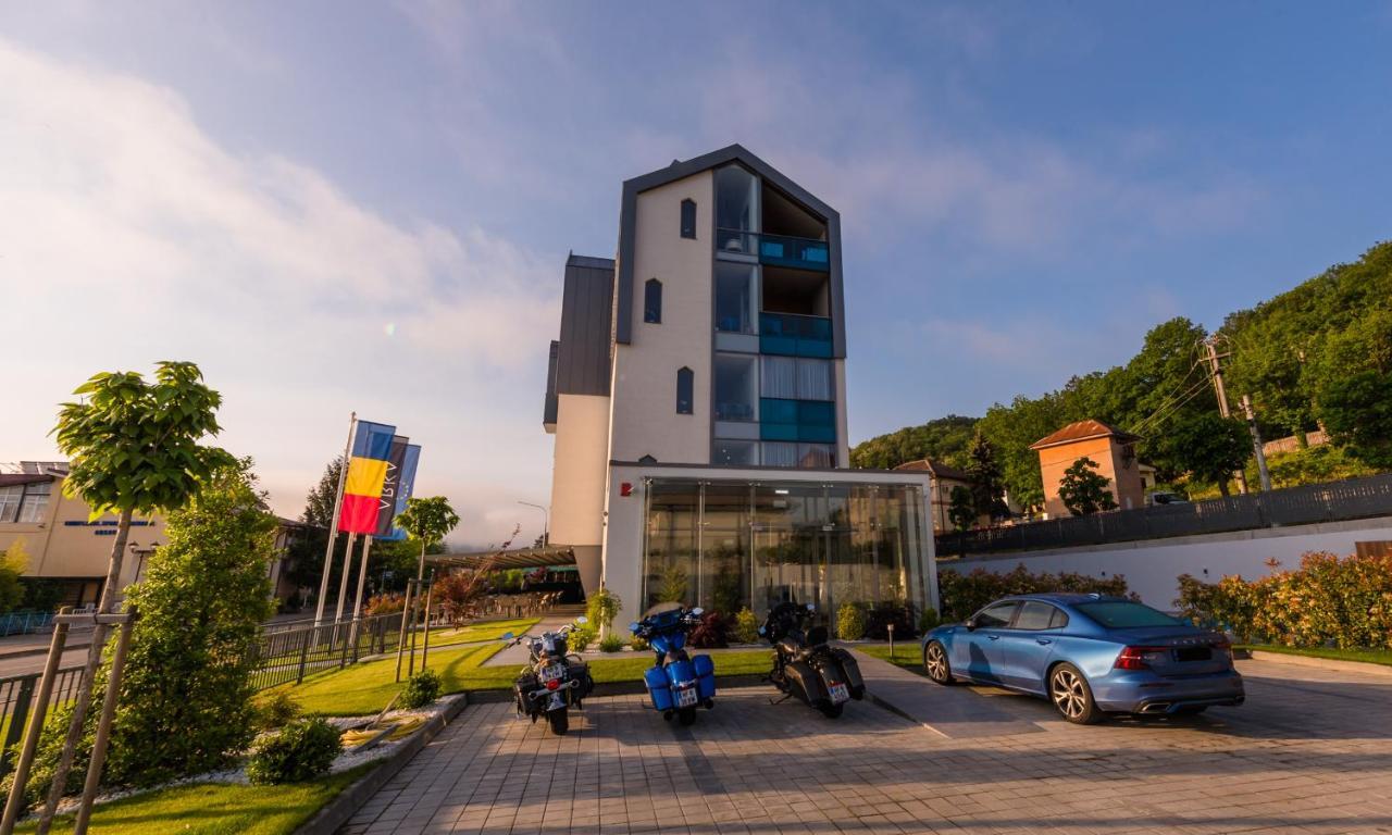 Hotel Arka Orsova Bagian luar foto