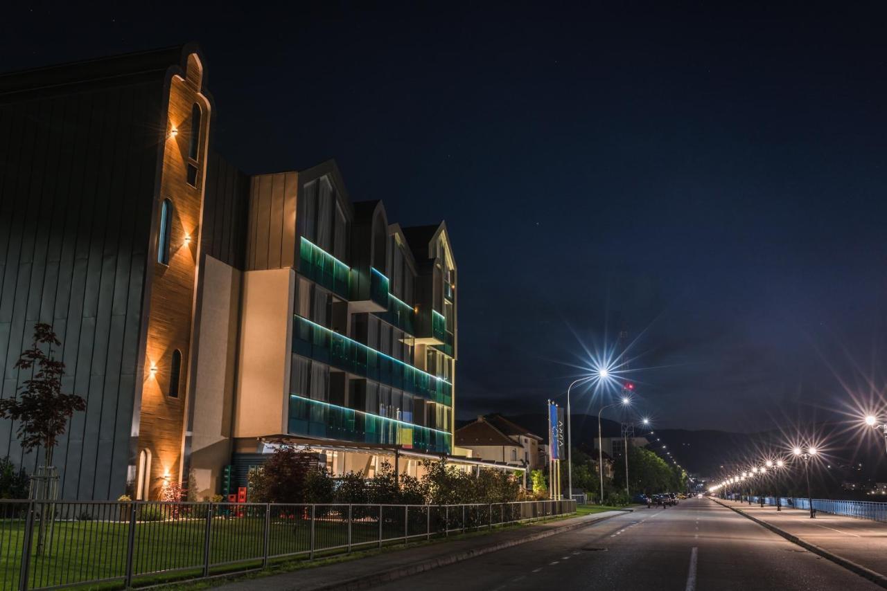 Hotel Arka Orsova Bagian luar foto